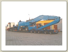 Transport z fabryki Terexa do Portu. Wysokość: 3,8m, Waga: 48ton